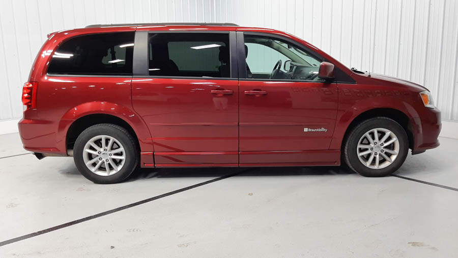 Used 2015 Dodge Grand Caravan SXT with VIN 2C4RDGCG8FR630764 for sale in Savage, Minnesota