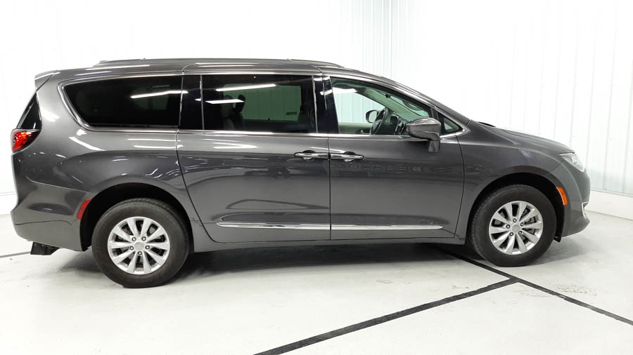 Used 2017 Chrysler Pacifica Touring-L with VIN 2C4RC1BGXHR688475 for sale in Savage, Minnesota