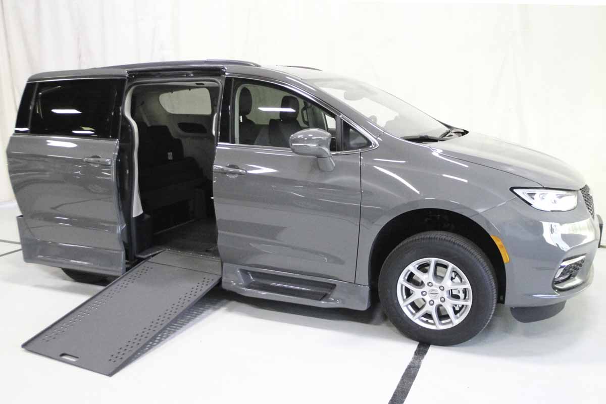 Wheelchair Vans For Sale Pennsylvania from Rollx Vans