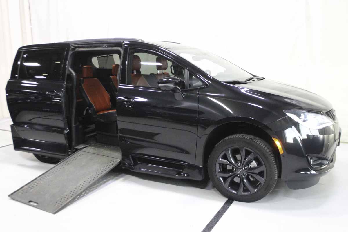 CHRYSLER PACIFICA LIMITED