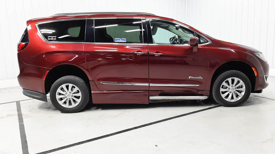 Used 2017 Chrysler Pacifica Touring-L with VIN 2C4RC1BG7HR523788 for sale in Savage, Minnesota
