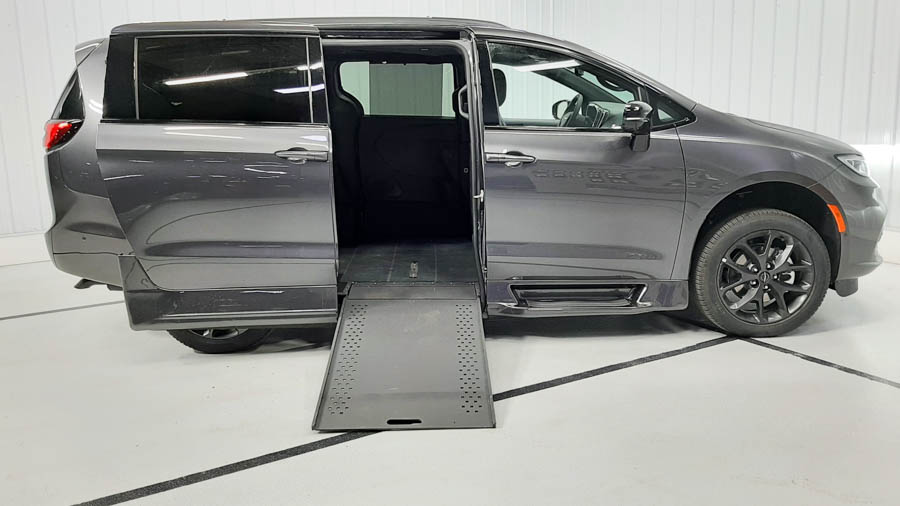 CHRYSLER PACIFICA LTD
