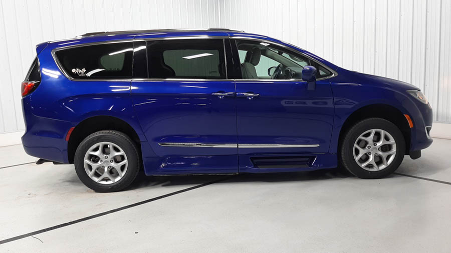 Used 2019 Chrysler Pacifica Touring L Plus with VIN 2C4RC1EGXKR599640 for sale in Savage, Minnesota