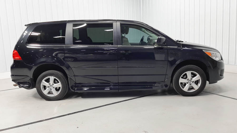 Used 2010 Volkswagen Routan SE with VIN 2V4RW3D12AR407678 for sale in Savage, Minnesota