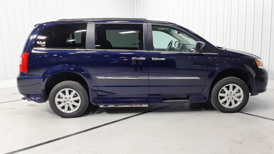 Used 2016 Chrysler Town & Country Touring with VIN 2C4RC1BG7GR223098 for sale in Savage, Minnesota