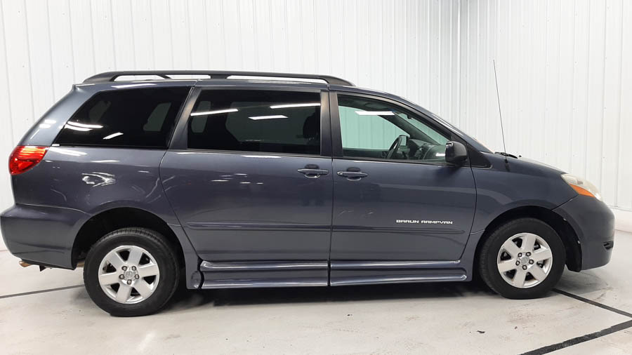 Used 2010 Toyota Sienna LE with VIN 5TDKK4CC2AS333606 for sale in Savage, Minnesota