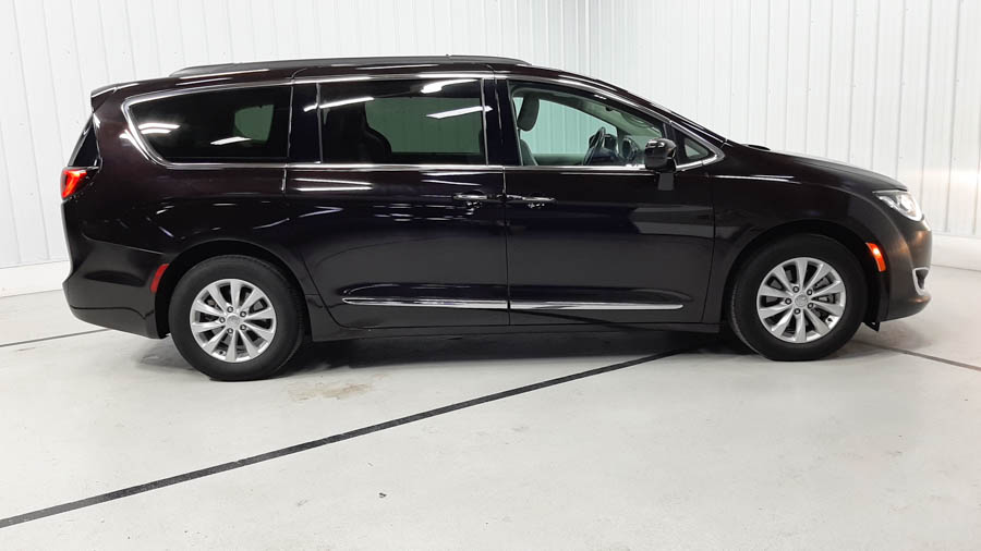 Used 2017 Chrysler Pacifica Touring-L with VIN 2C4RC1BG3HR543956 for sale in Savage, Minnesota