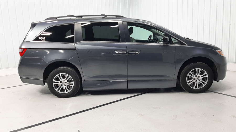 Used 2011 Honda Odyssey EX-L with VIN 5FNRL5H68BB031649 for sale in Savage, Minnesota