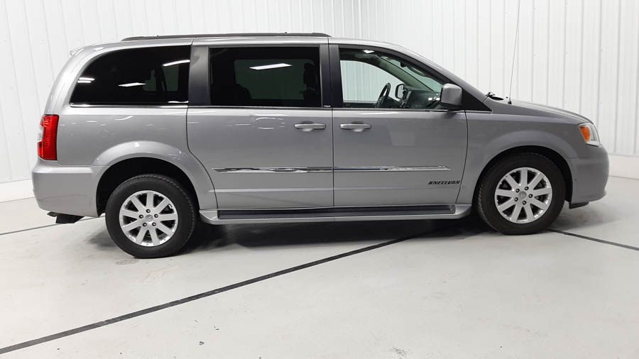 Used 2013 Chrysler Town & Country Touring with VIN 2C4RC1BGXDR790465 for sale in Savage, Minnesota