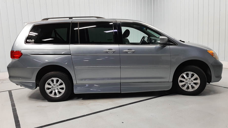 Used 2009 Honda Odyssey EX with VIN 5FNRL38439B042829 for sale in Savage, Minnesota