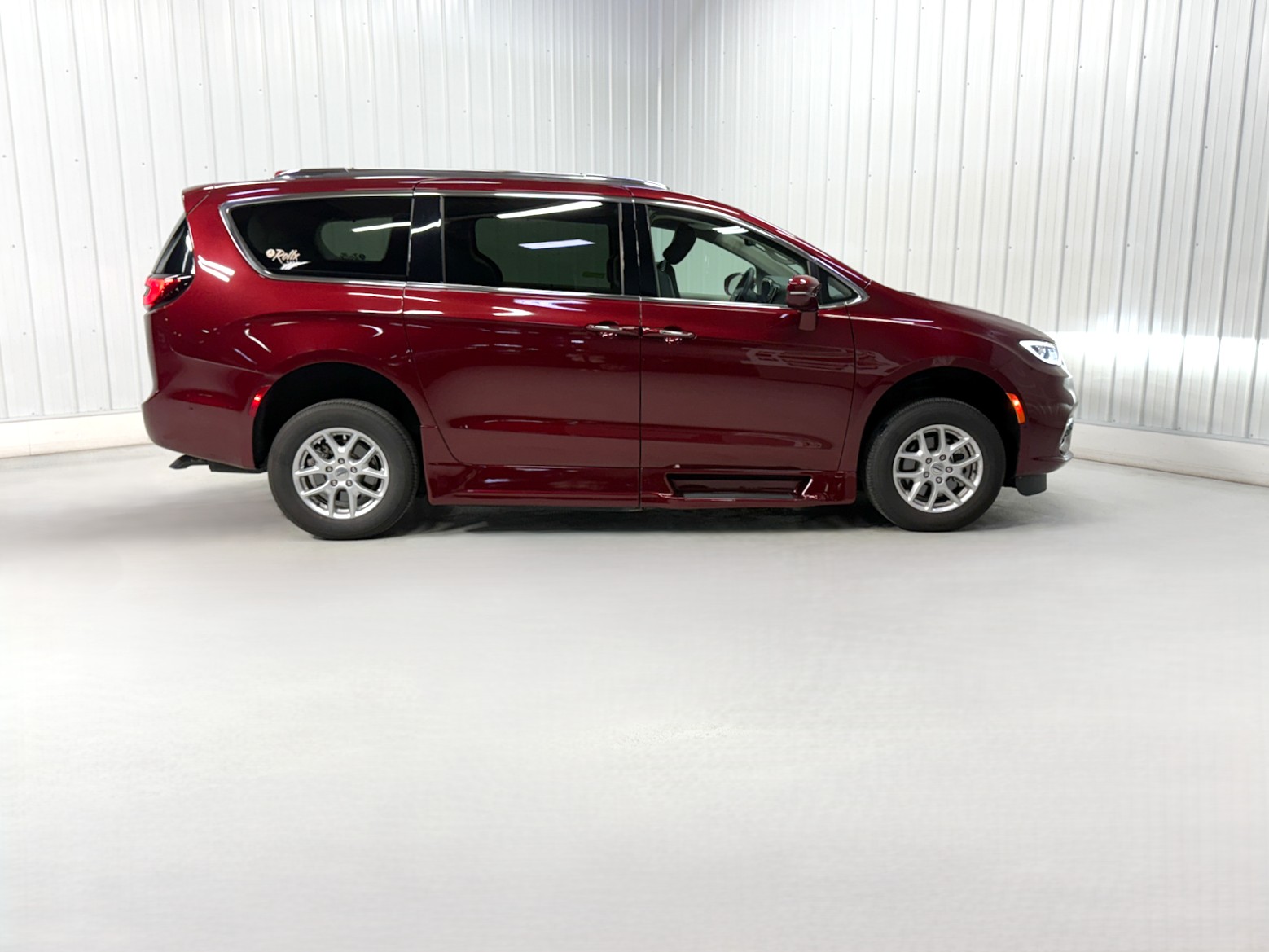 Used 2021 Chrysler Pacifica Touring L with VIN 2C4RC1BG7MR556722 for sale in Savage, Minnesota