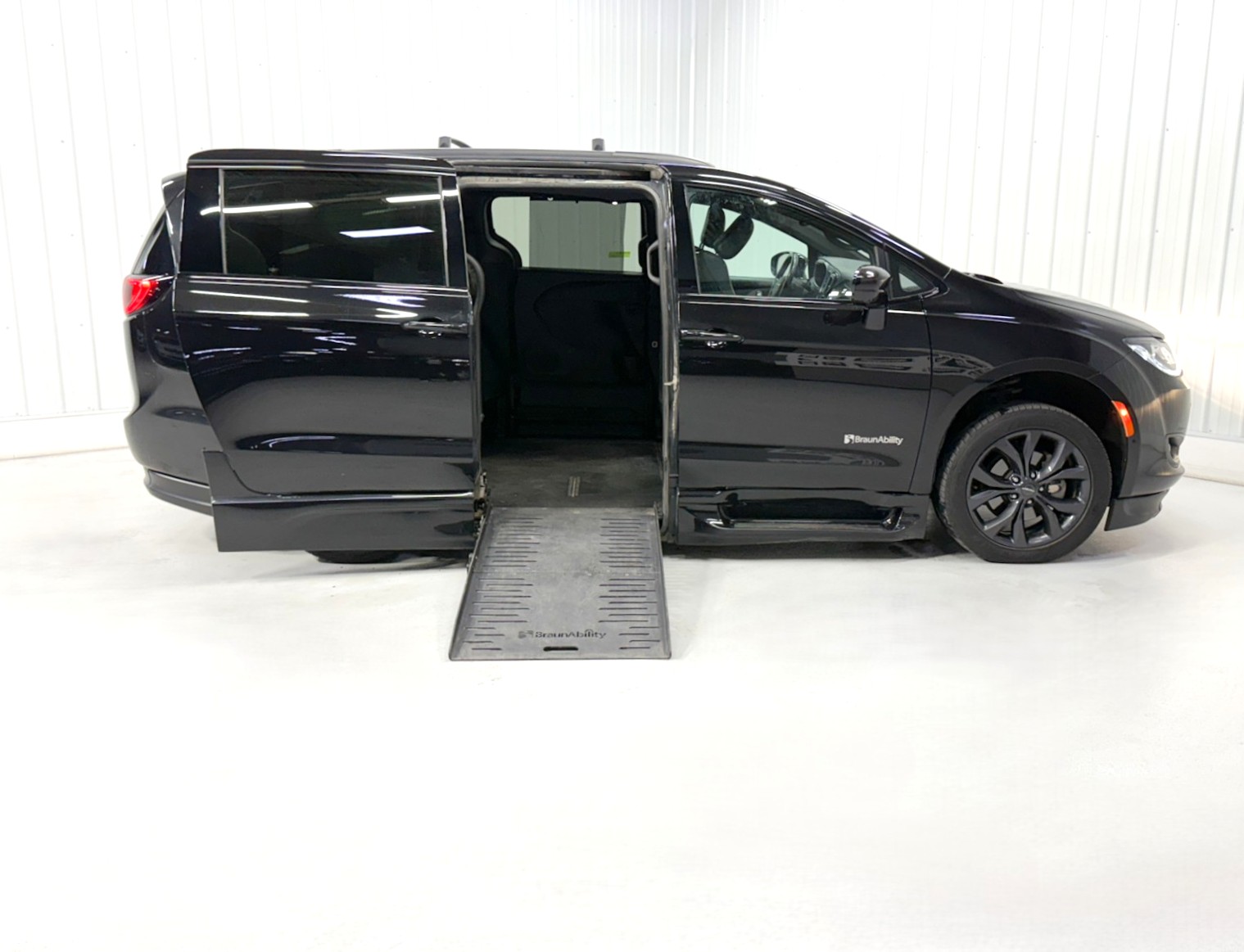 CHRYSLER PACIFICA TOURING L+