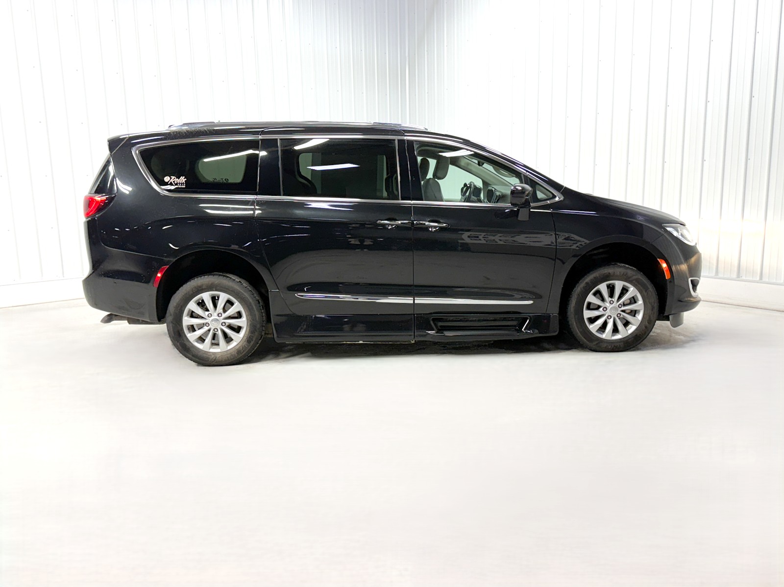 Used 2019 Chrysler Pacifica Touring L with VIN 2C4RC1BG3KR598320 for sale in Savage, Minnesota