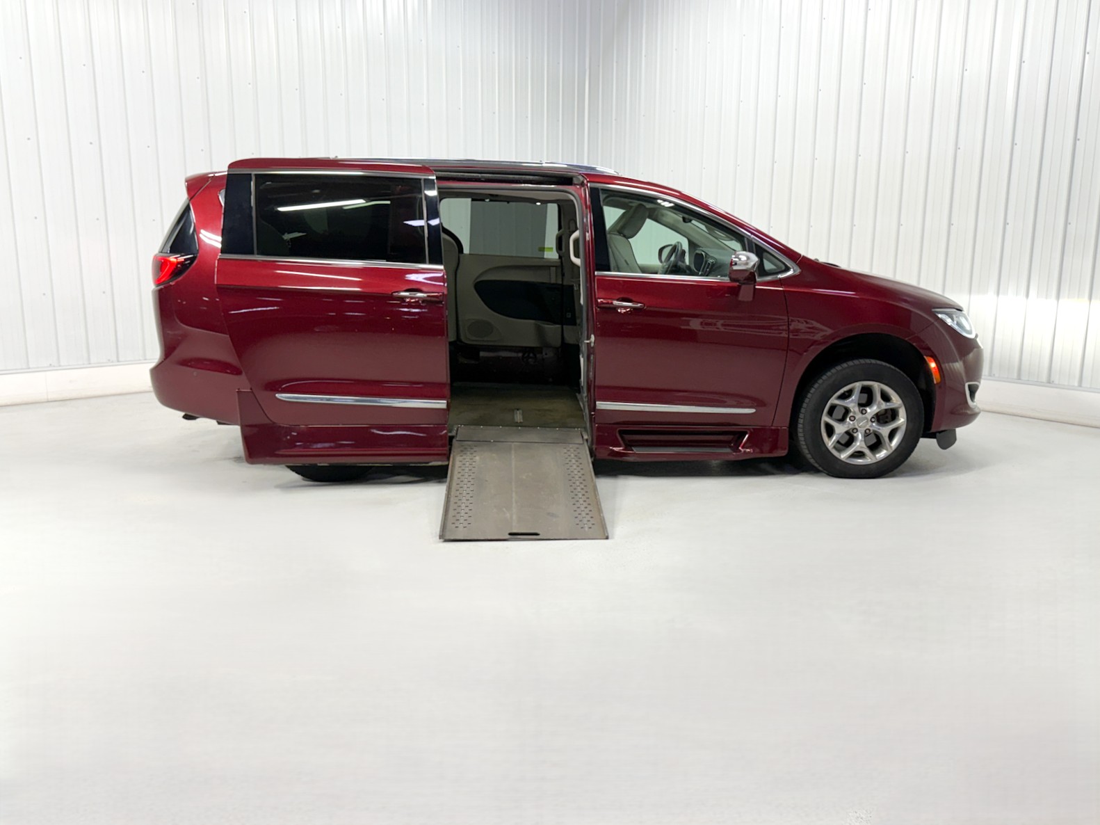 CHRYSLER PACIFICA LTD