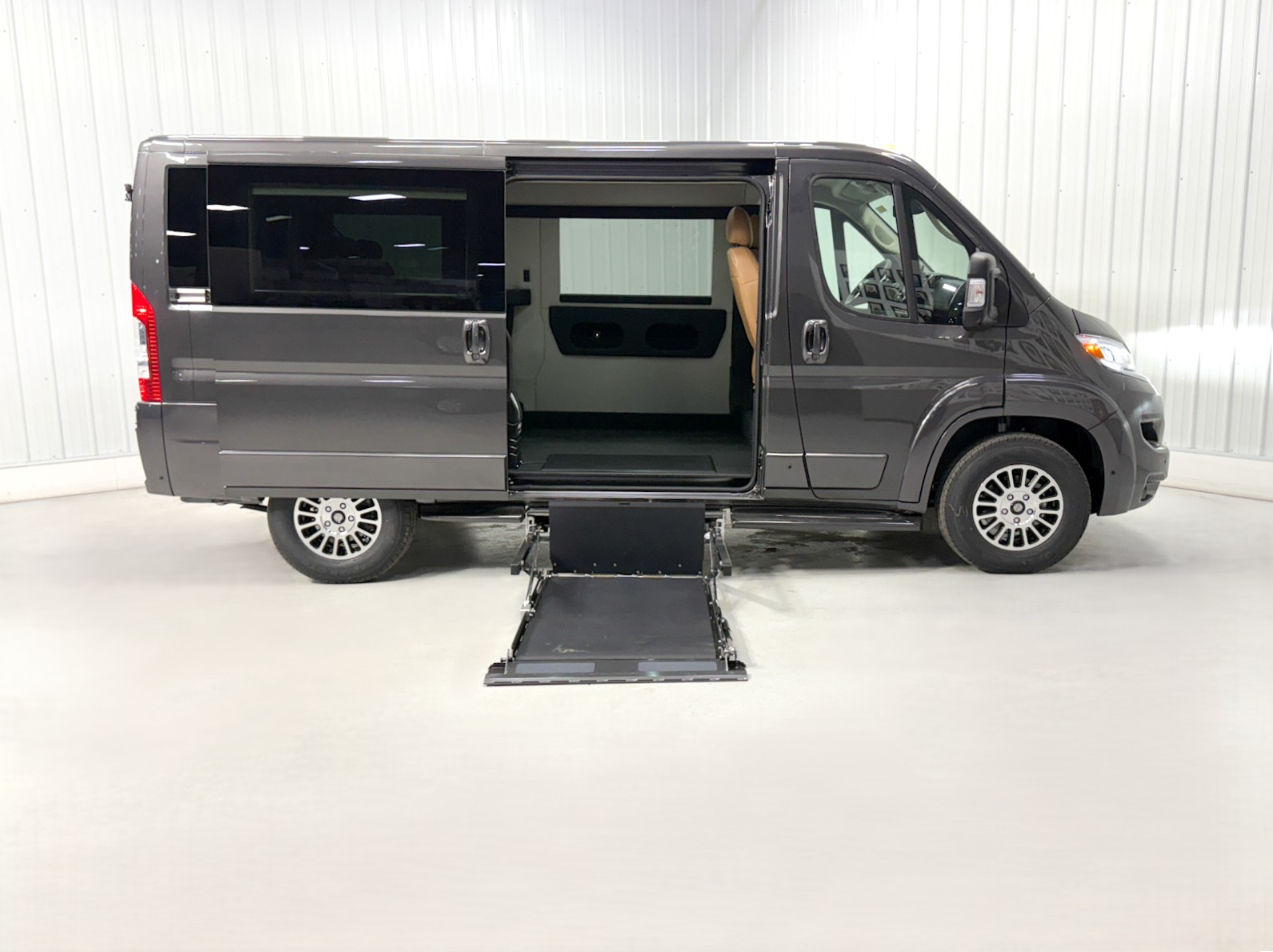 RAM PROMASTER 1500 LRRWHB