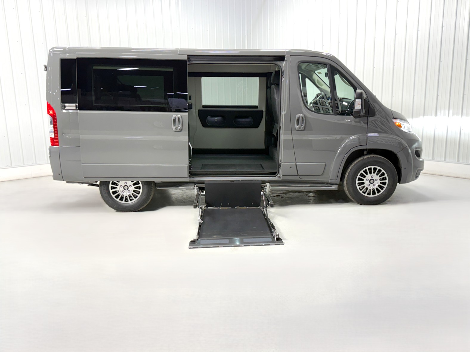 RAM PROMASTER 1500 LRRWHB