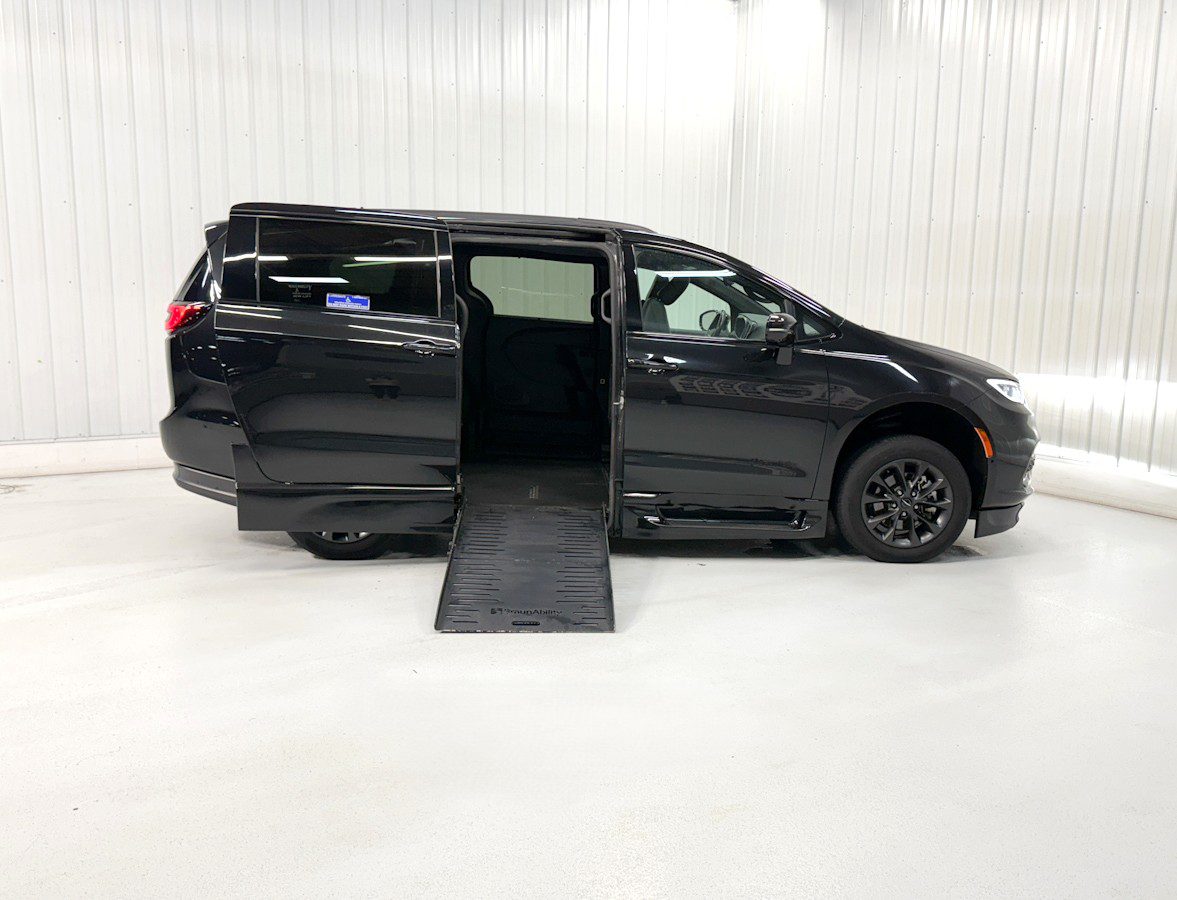 CHRYSLER PACIFICA TOURING L