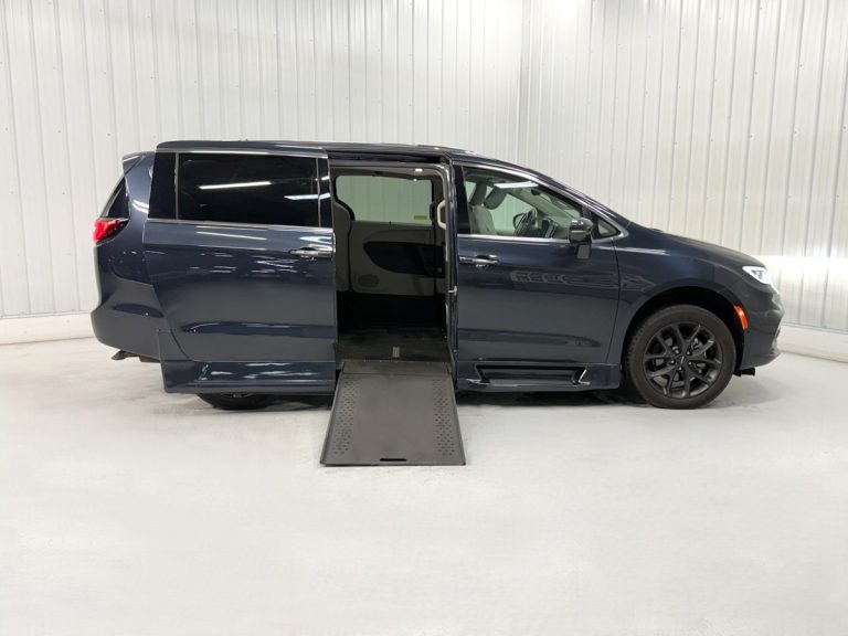 CHRYSLER PACIFICA TOURING L