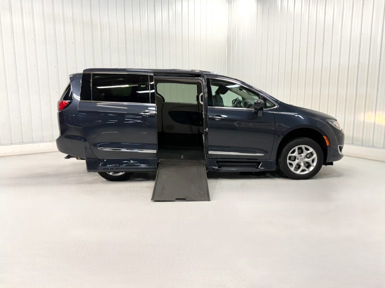 CHRYSLER PACIFICA TOURING L+
