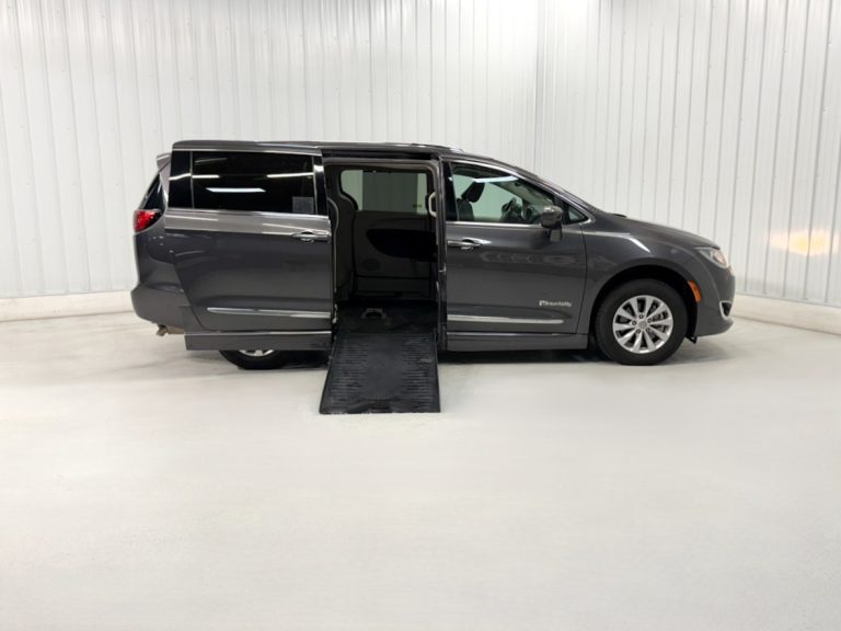 CHRYSLER PACIFICA TOURING-L