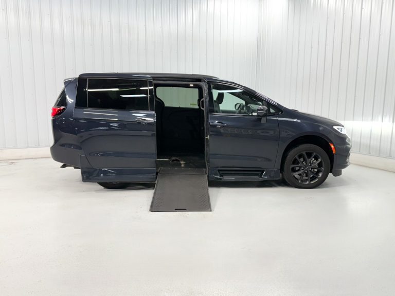 CHRYSLER PACIFICA TOURING L