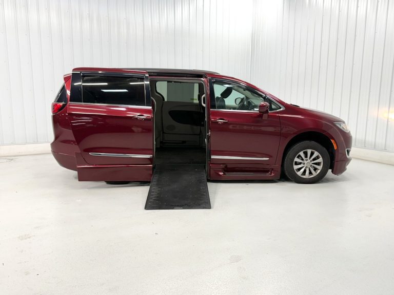 CHRYSLER PACIFICA TOURING-L