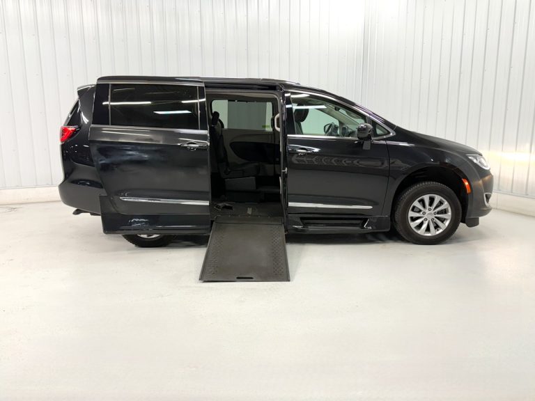 CHRYSLER PACIFICA TOURING-L