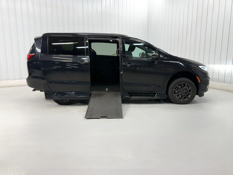 CHRYSLER PACIFICA TOURING