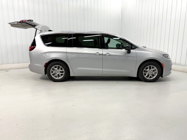 CHRYSLER PACIFICA TOURING L