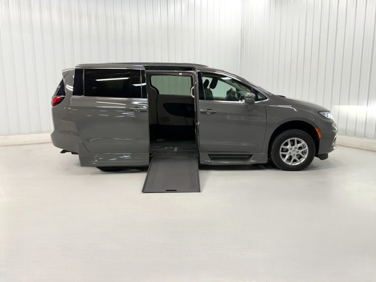 CHRYSLER PACIFICA TOURING L